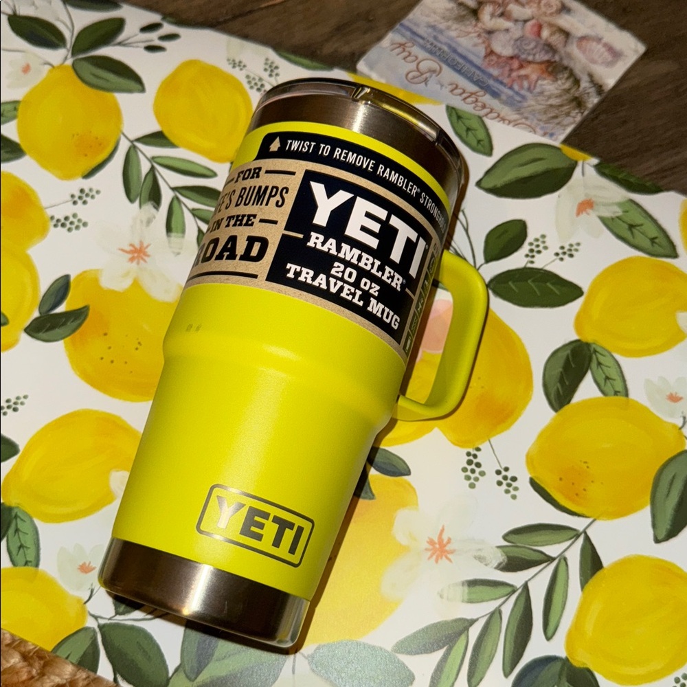 YETI Rambler 20 oz Mug in Bright Yellow